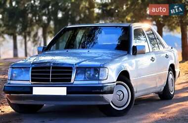 Седан Mercedes-Benz E-Class 1988 в Сумах