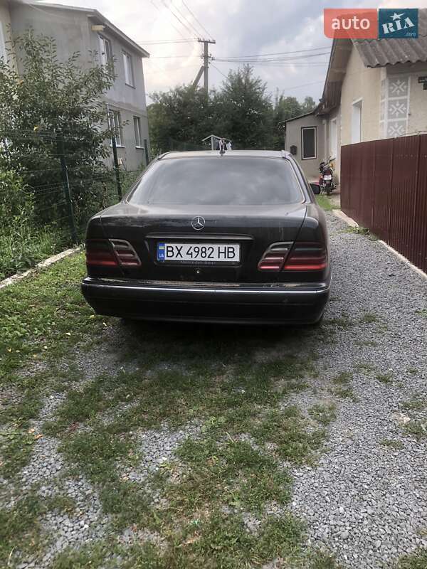 Седан Mercedes-Benz E-Class 2000 в Городке фото 12 Седан Mercedes-Benz E-Class 2000 в Городке