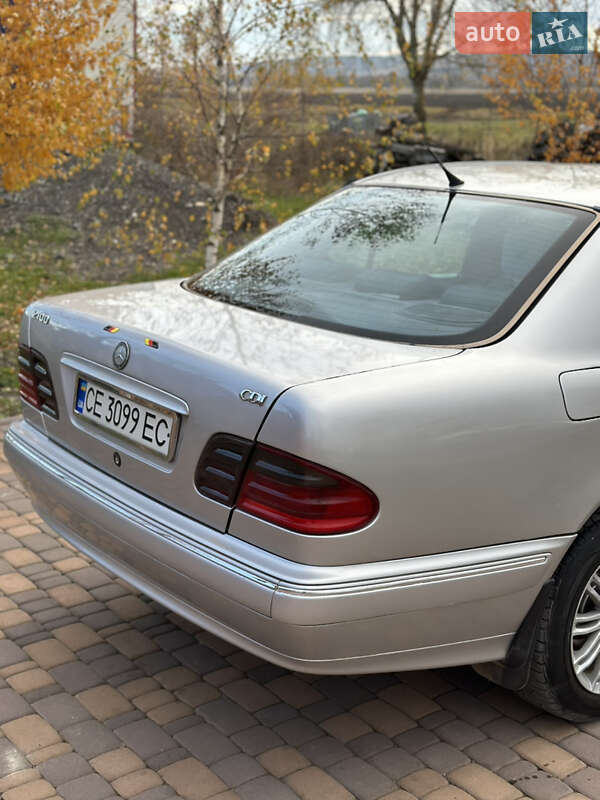 Седан Mercedes-Benz E-Class 2000 в Сторожинце