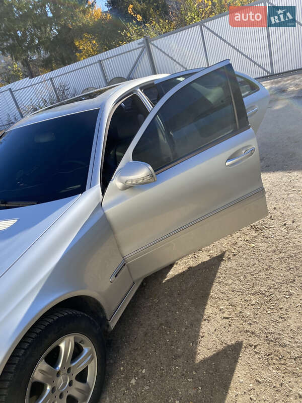 Седан Mercedes-Benz E-Class 2002 в Тернополе