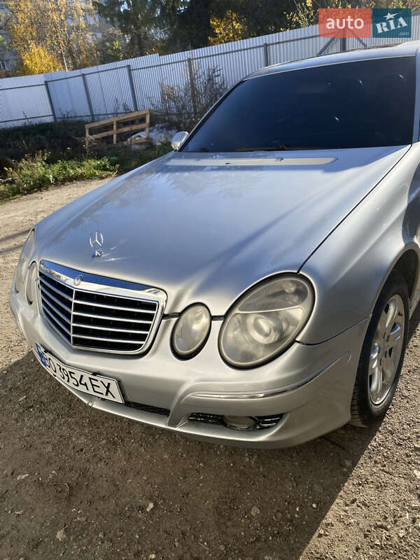 Седан Mercedes-Benz E-Class 2002 в Тернополе