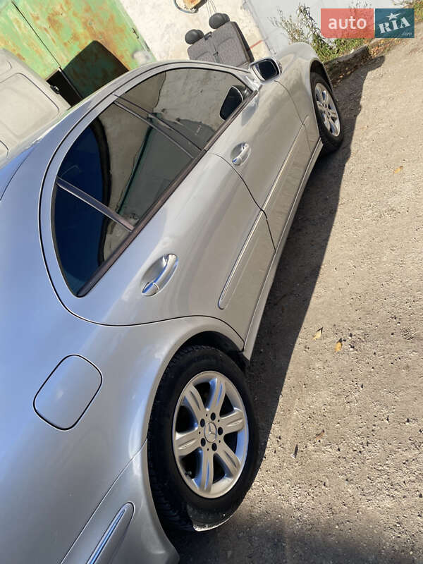 Седан Mercedes-Benz E-Class 2002 в Тернополе
