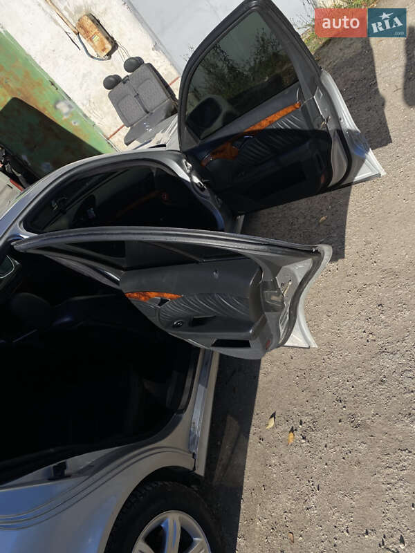 Седан Mercedes-Benz E-Class 2002 в Тернополе