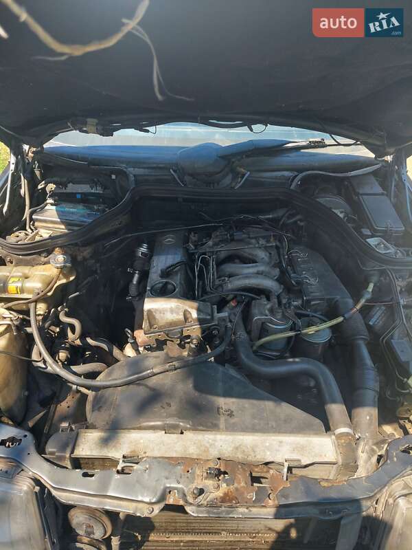 Седан Mercedes-Benz E-Class 1985 в Виннице