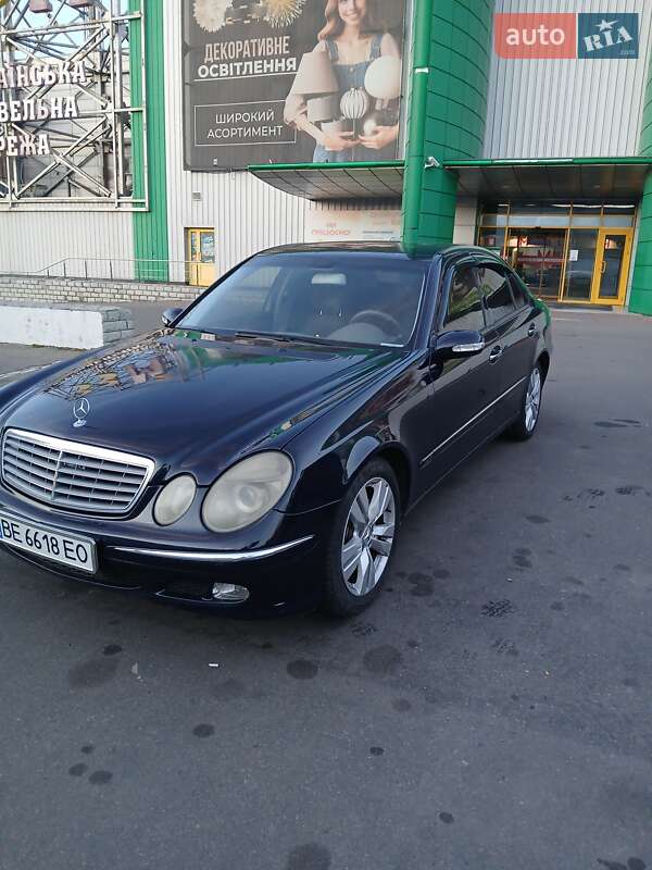 Седан Mercedes-Benz E-Class 2003 в Миколаєві
