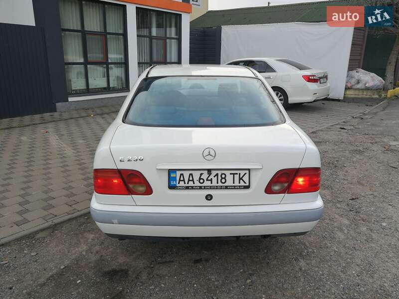 Седан Mercedes-Benz E-Class 1996 в Ирпене