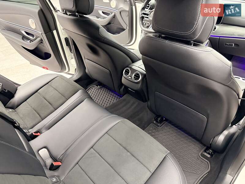 Седан Mercedes-Benz E-Class 2022 в Киеве