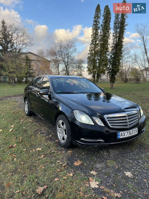 Седан Mercedes-Benz E-Class 2010 в Чугуеве фото 3 Седан Mercedes-Benz E-Class 2010 в Чугуеве