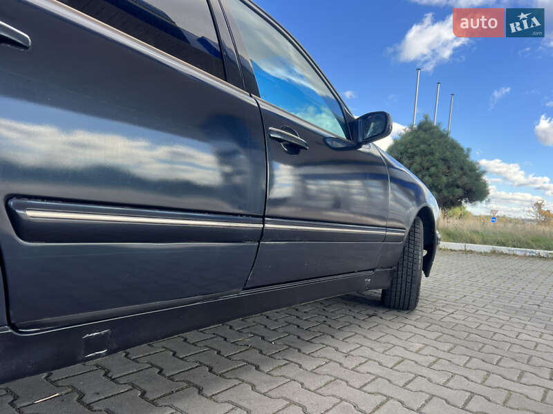 Седан Mercedes-Benz E-Class 2001 в Жовкві