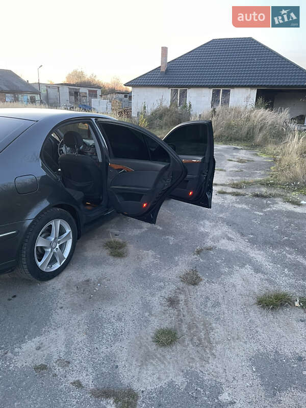 Седан Mercedes-Benz E-Class 2004 в Любомле фото 32 Седан Mercedes-Benz E-Class 2004 в Любомле