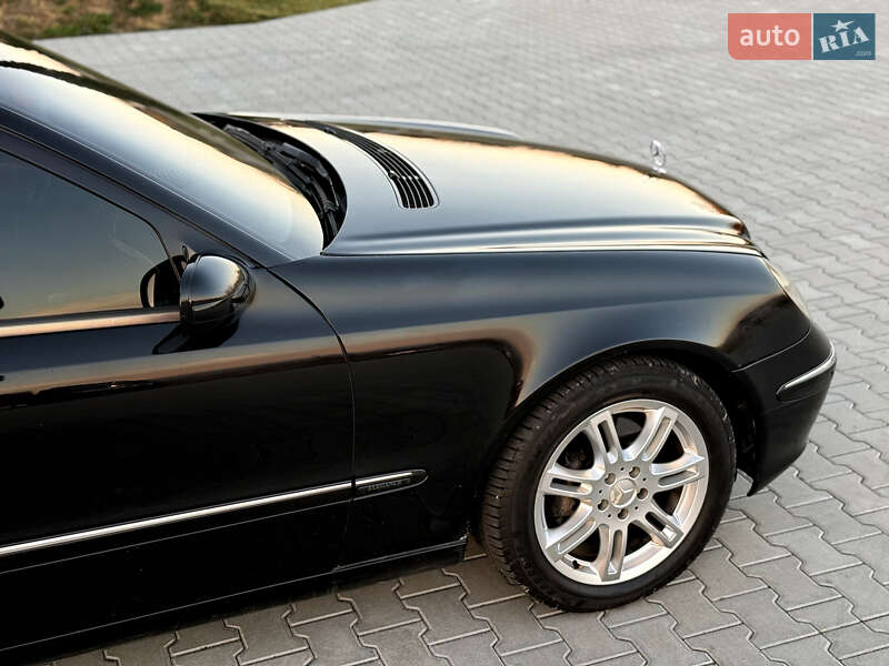 Седан Mercedes-Benz E-Class 2002 в Черновцах