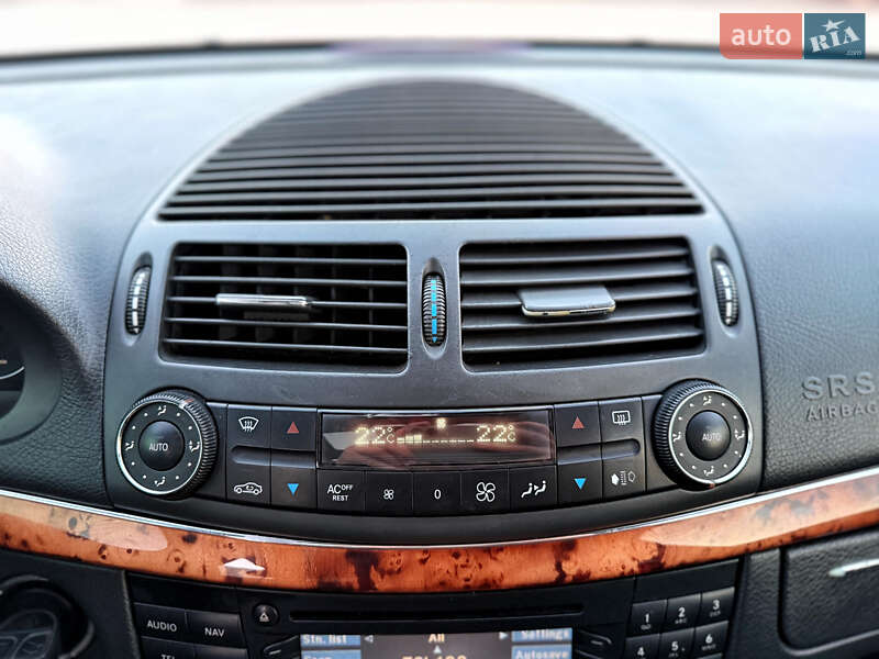 Седан Mercedes-Benz E-Class 2002 в Черновцах