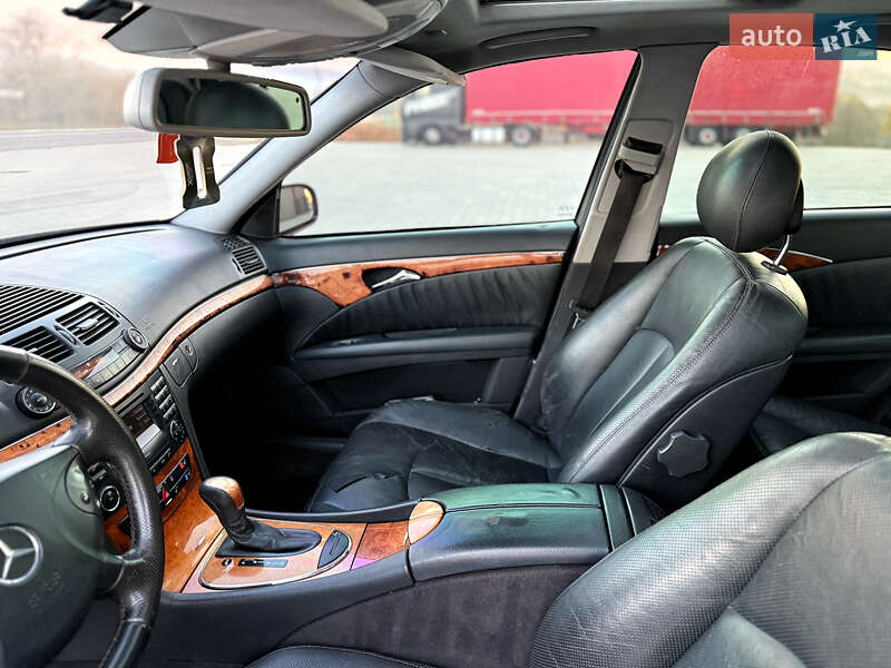 Седан Mercedes-Benz E-Class 2002 в Черновцах