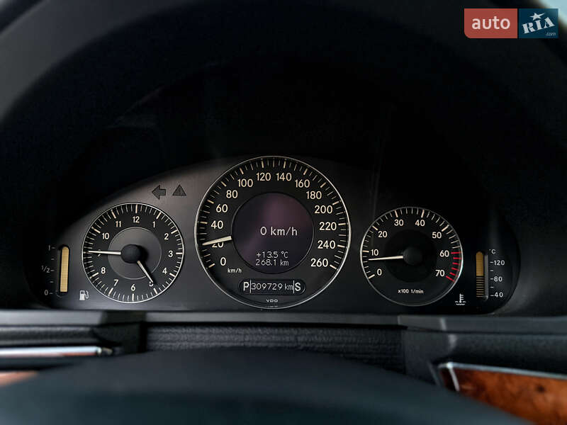 Седан Mercedes-Benz E-Class 2002 в Черновцах