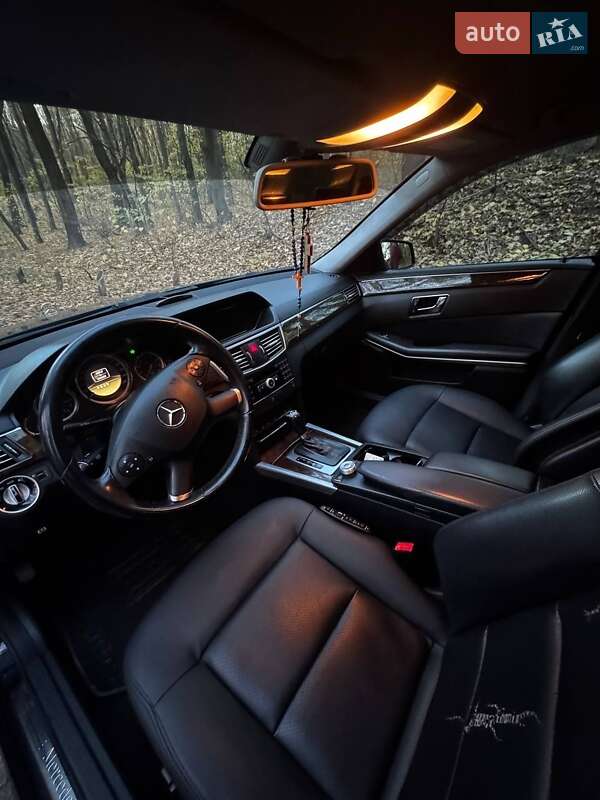 Седан Mercedes-Benz E-Class 2011 в Киеве фото 2 Седан Mercedes-Benz E-Class 2011 в Киеве