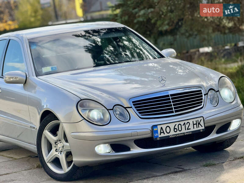 Седан Mercedes-Benz E-Class 2004 в Межгорье фото 3 Седан Mercedes-Benz E-Class 2004 в Межгорье