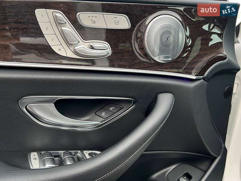 Седан Mercedes-Benz E-Class 2016 в Києві фото 16 Седан Mercedes-Benz E-Class 2016 в Києві