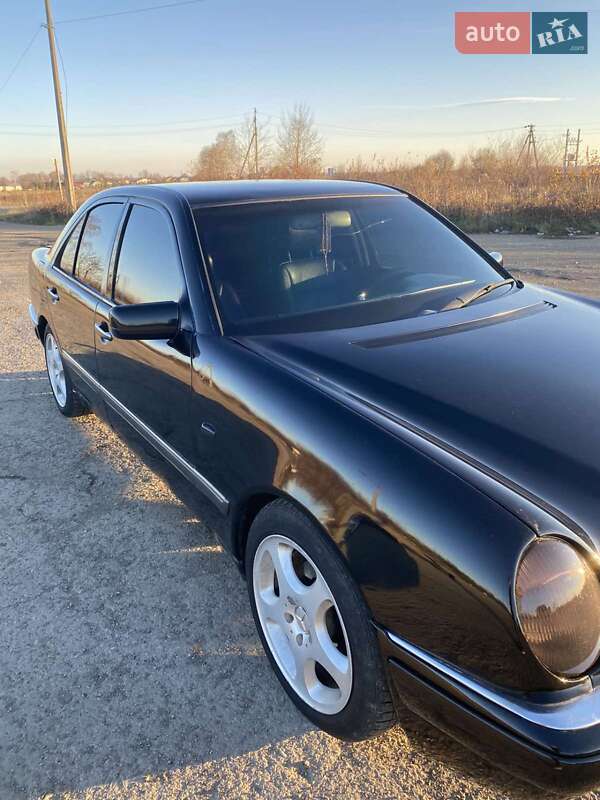 Седан Mercedes-Benz E-Class 1998 в Ивано-Франковске