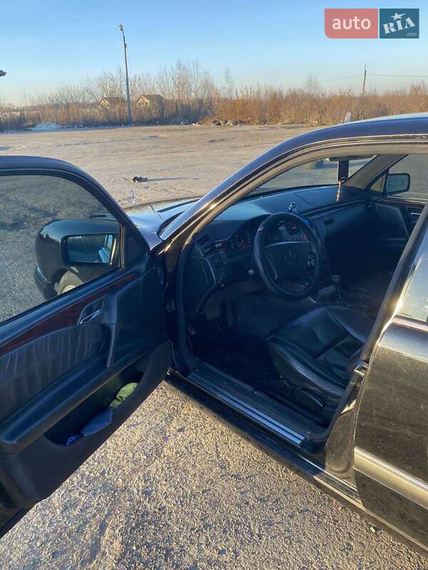 Седан Mercedes-Benz E-Class 1998 в Ивано-Франковске