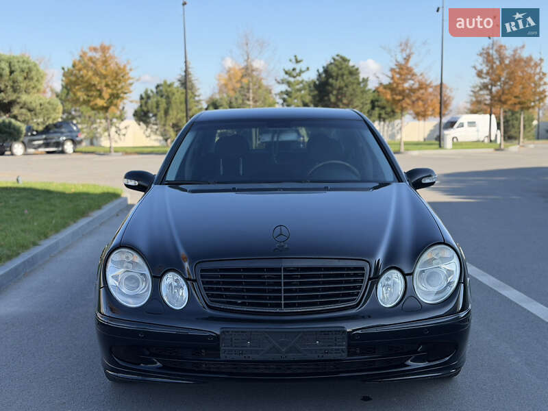 Седан Mercedes-Benz E-Class 2004 в Дніпрі