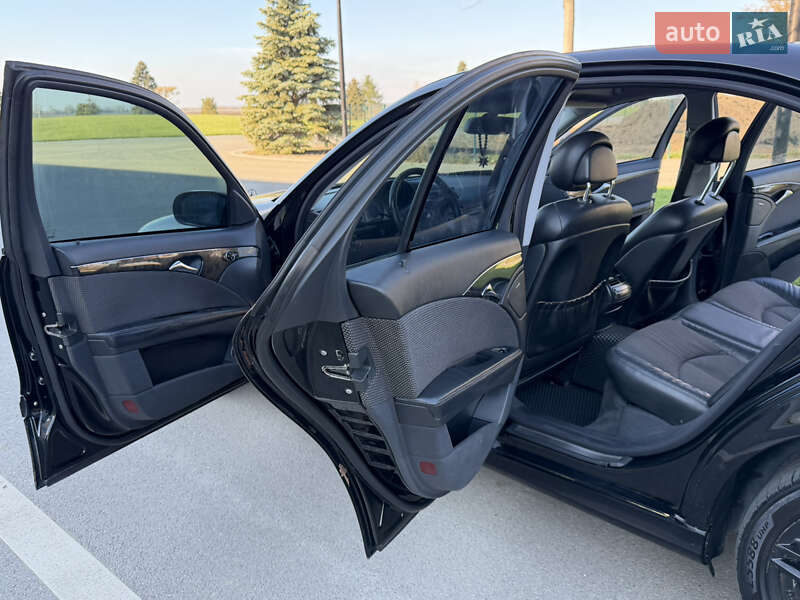 Седан Mercedes-Benz E-Class 2004 в Дніпрі