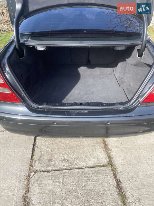 Седан Mercedes-Benz E-Class 2004 в Кицмани фото 13 Седан Mercedes-Benz E-Class 2004 в Кицмани