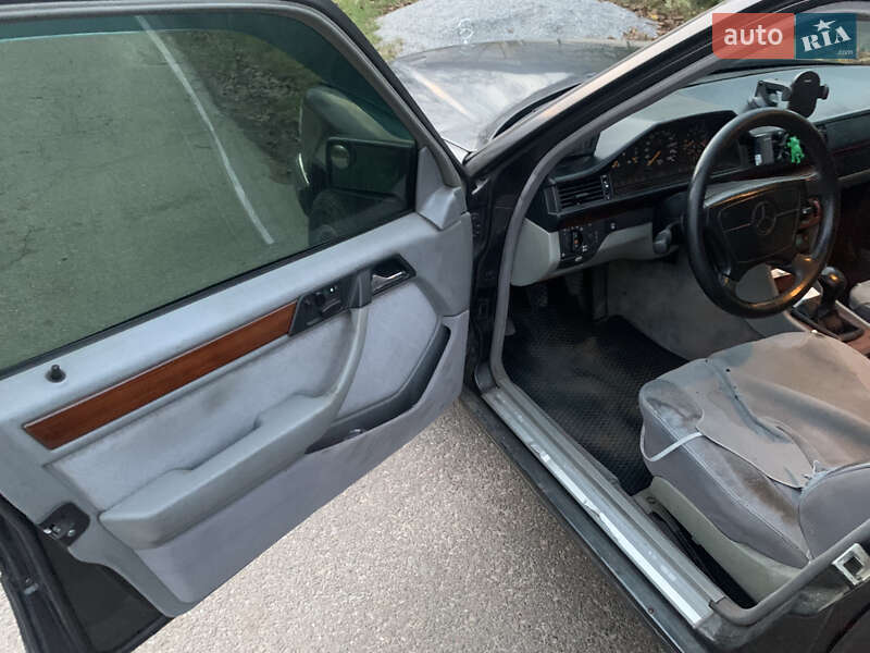 Седан Mercedes-Benz E-Class 1995 в Житомире фото 16 Седан Mercedes-Benz E-Class 1995 в Житомире