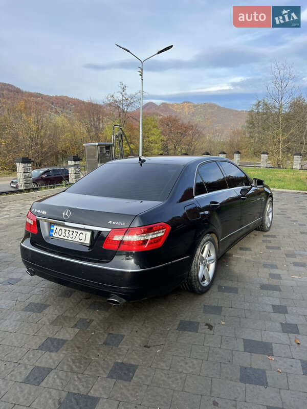 Седан Mercedes-Benz E-Class 2009 в Тячеве