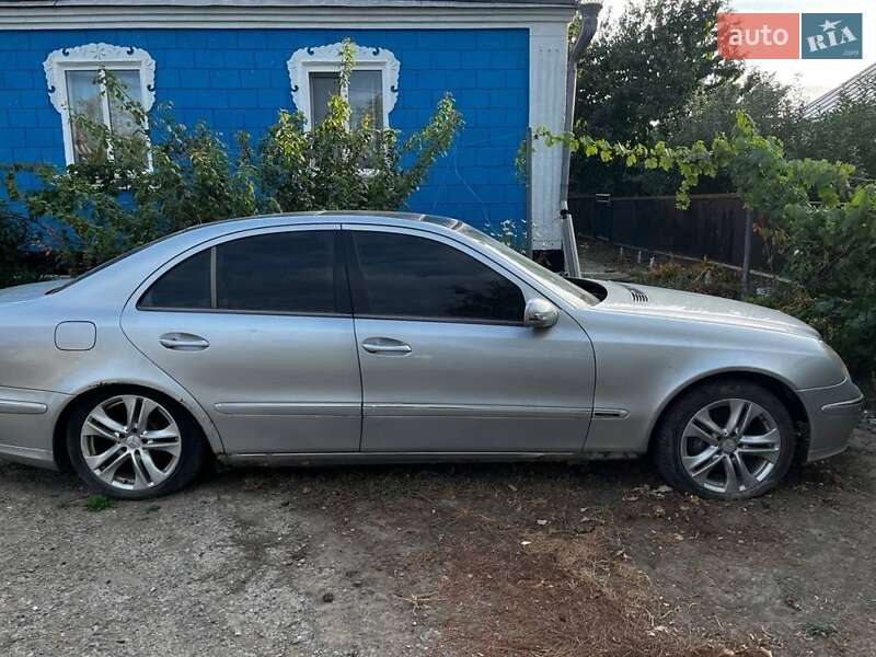 Седан Mercedes-Benz E-Class 2002 в Тульчине