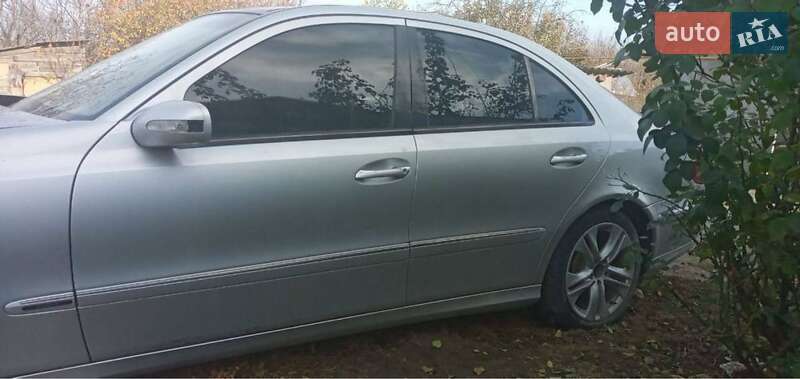 Седан Mercedes-Benz E-Class 2002 в Тульчине