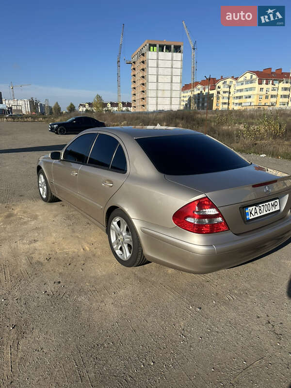 Седан Mercedes-Benz E-Class 2004 в Киеве