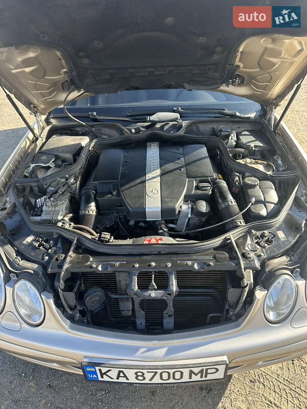 Седан Mercedes-Benz E-Class 2004 в Киеве