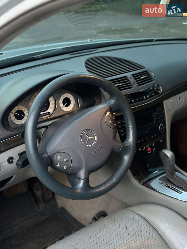 Седан Mercedes-Benz E-Class 2002 в Борщеві