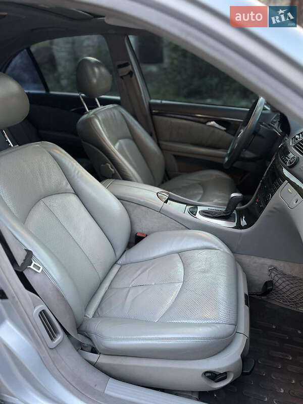 Седан Mercedes-Benz E-Class 2002 в Борщеві