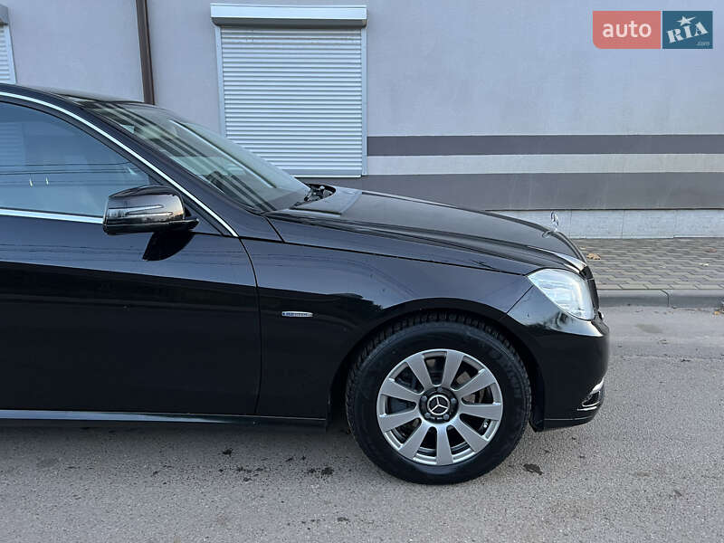 Седан Mercedes-Benz E-Class 2012 в Киеве