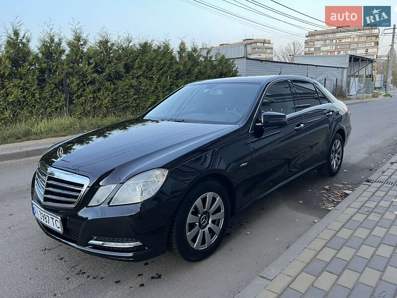 Седан Mercedes-Benz E-Class 2012 в Киеве