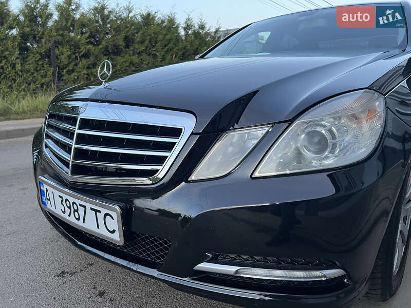 Седан Mercedes-Benz E-Class 2012 в Киеве