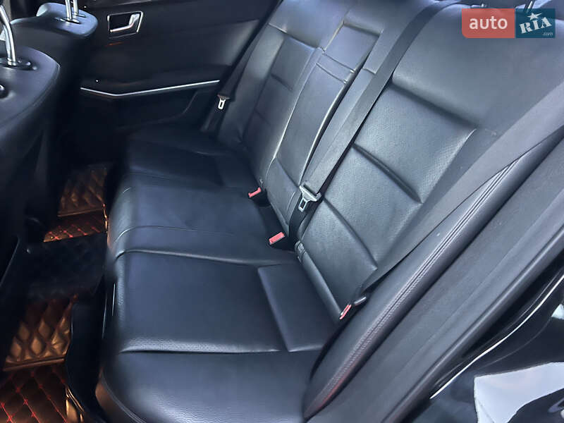 Седан Mercedes-Benz E-Class 2012 в Киеве