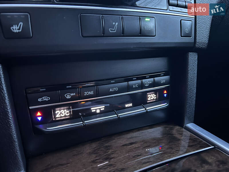 Седан Mercedes-Benz E-Class 2012 в Киеве