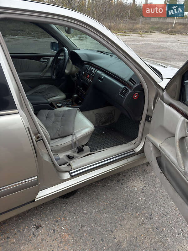 Седан Mercedes-Benz E-Class 1997 в Білгороді-Дністровському