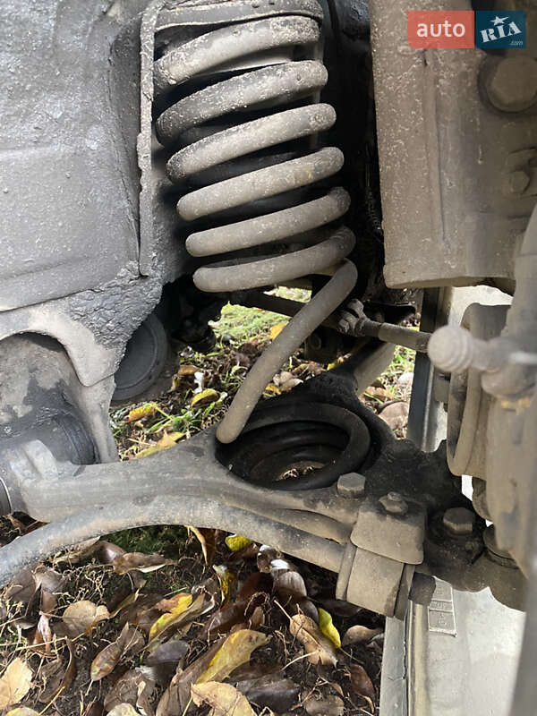 Седан Mercedes-Benz E-Class 1988 в Чутовому