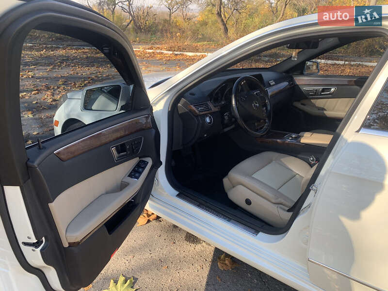 Седан Mercedes-Benz E-Class 2011 в Новій Одесі