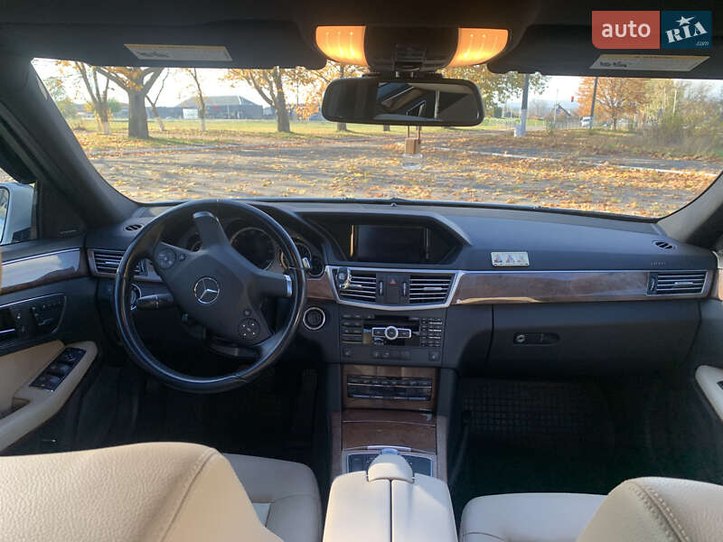 Седан Mercedes-Benz E-Class 2011 в Новій Одесі