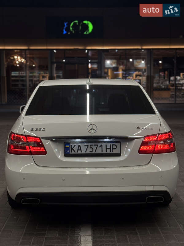 Седан Mercedes-Benz E-Class 2012 в Днепре