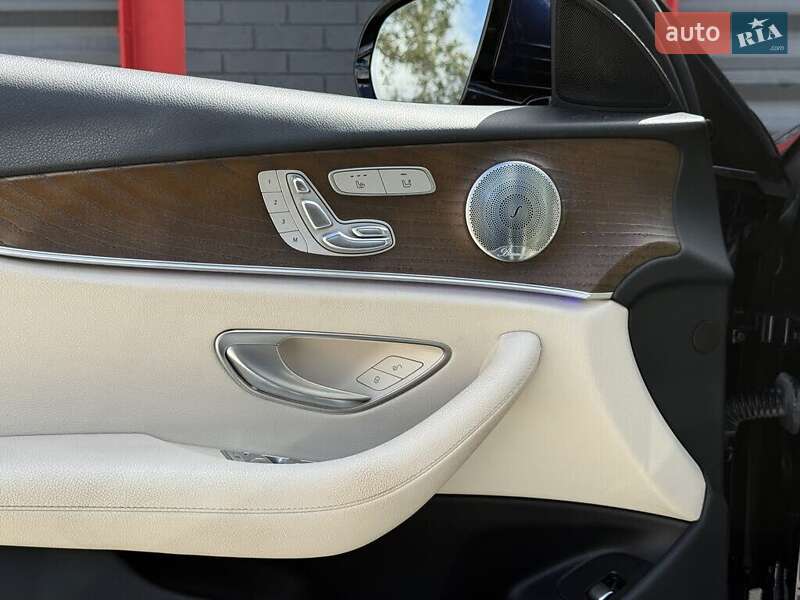 Седан Mercedes-Benz E-Class 2018 в Львове