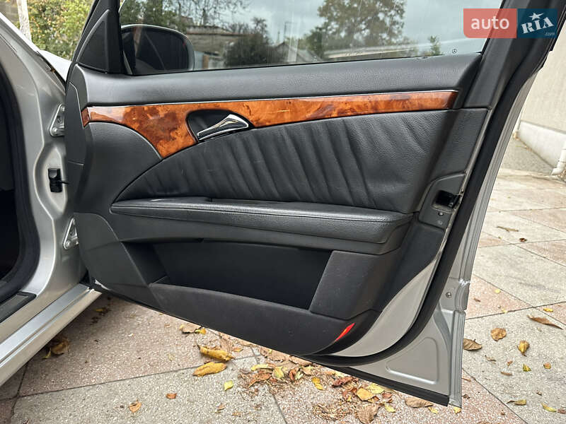 Седан Mercedes-Benz E-Class 2002 в Одессе