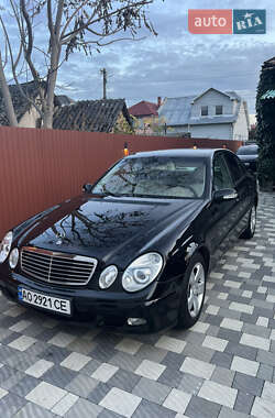 Седан Mercedes-Benz E-Class 2002 в Ужгороде