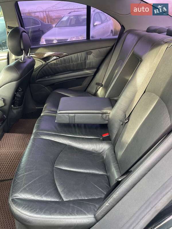 Седан Mercedes-Benz E-Class 2002 в Ужгороде