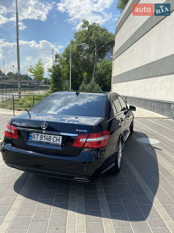 Седан Mercedes-Benz E-Class 2012 в Києві фото 4 Седан Mercedes-Benz E-Class 2012 в Києві