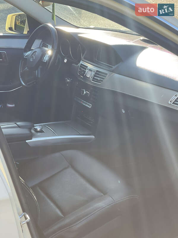 Седан Mercedes-Benz E-Class 2014 в Бурштині